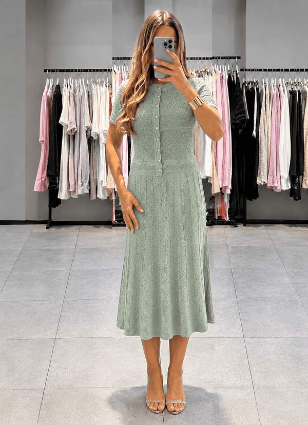 Vestido midi de malha com meio fecho de botões Nicole