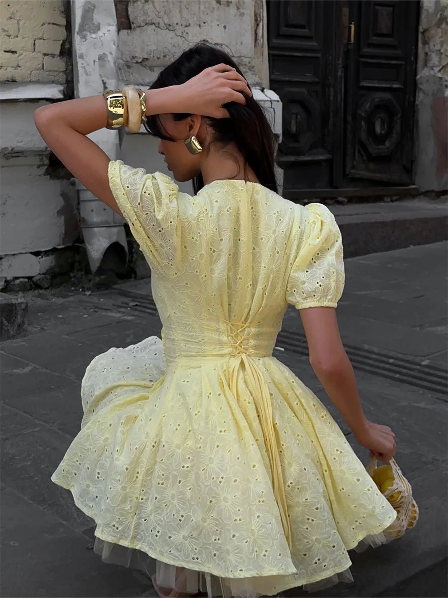 Vestido mini Nicole com decote em V e mangas balão