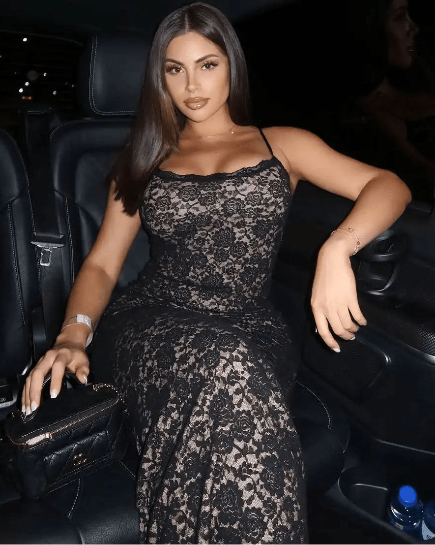 Vestido maxi de renda com ombros descobertos Nina