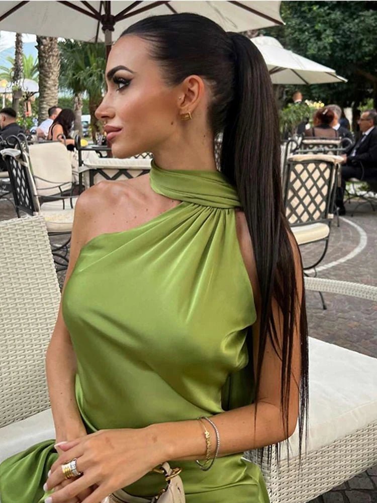 Vestido de cetim com decote halter e costas descobertas Noor