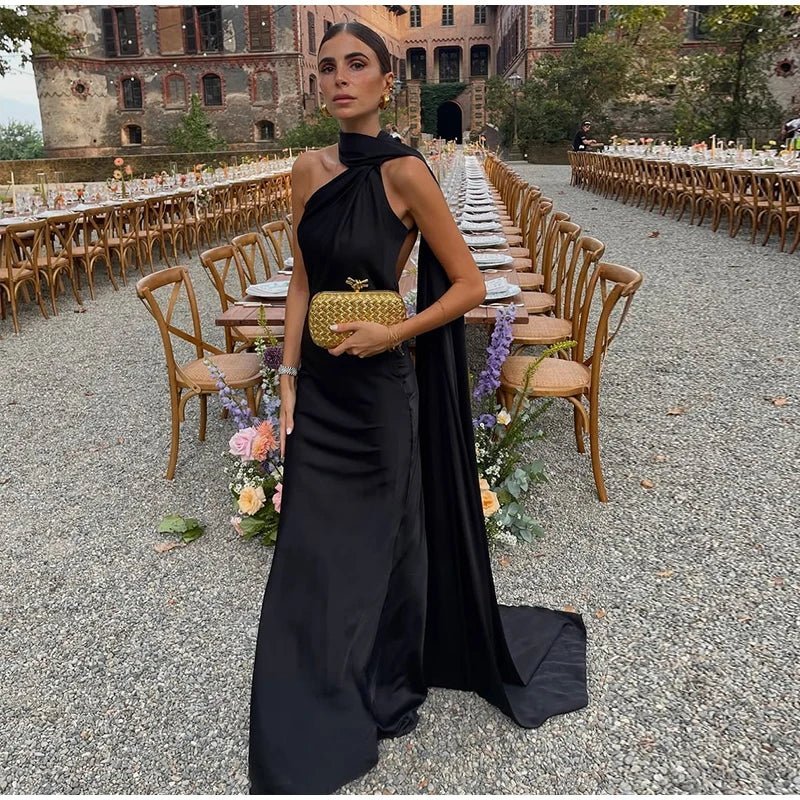 Vestido de cetim com decote halter e costas descobertas Noor