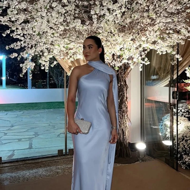 Vestido de cetim com decote halter e costas descobertas Noor