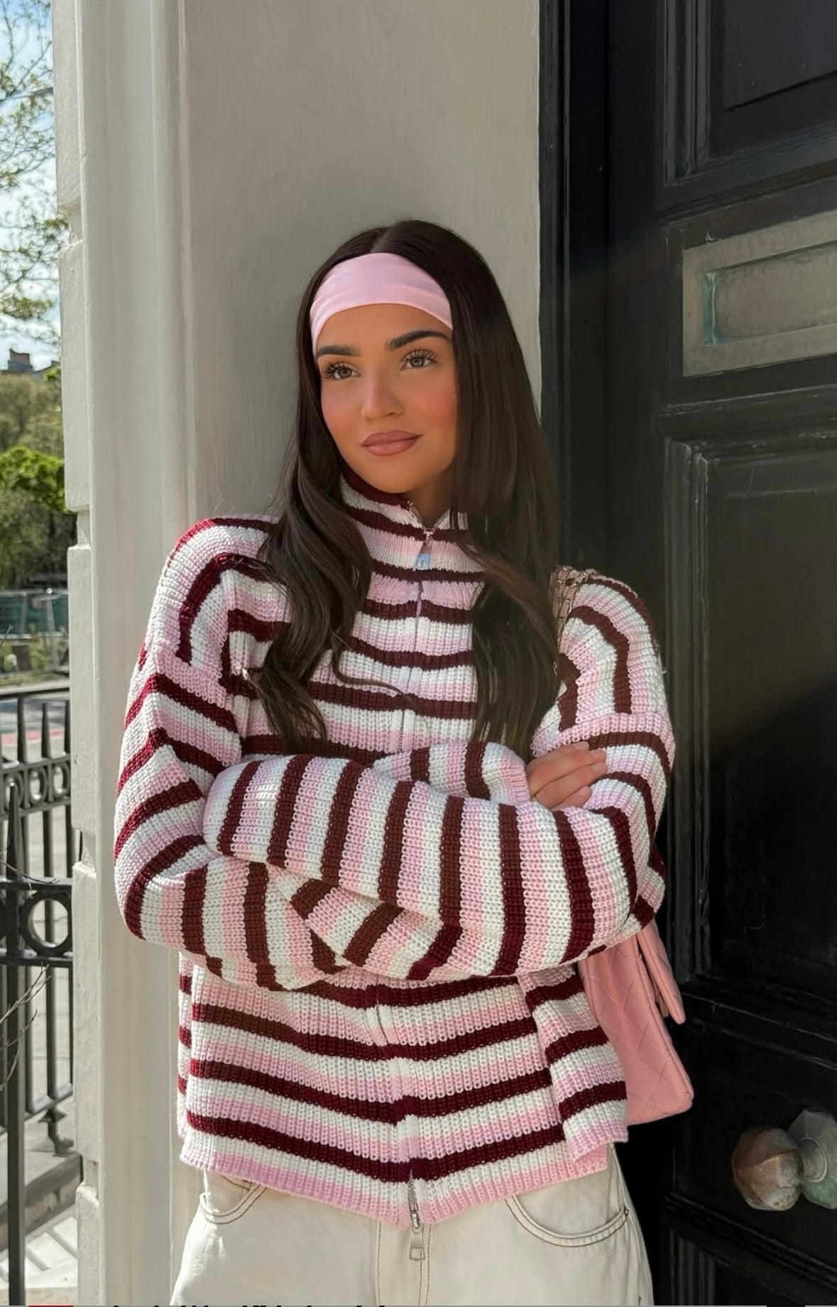 Camisola de malha às riscas, oversized e com fecho Nora