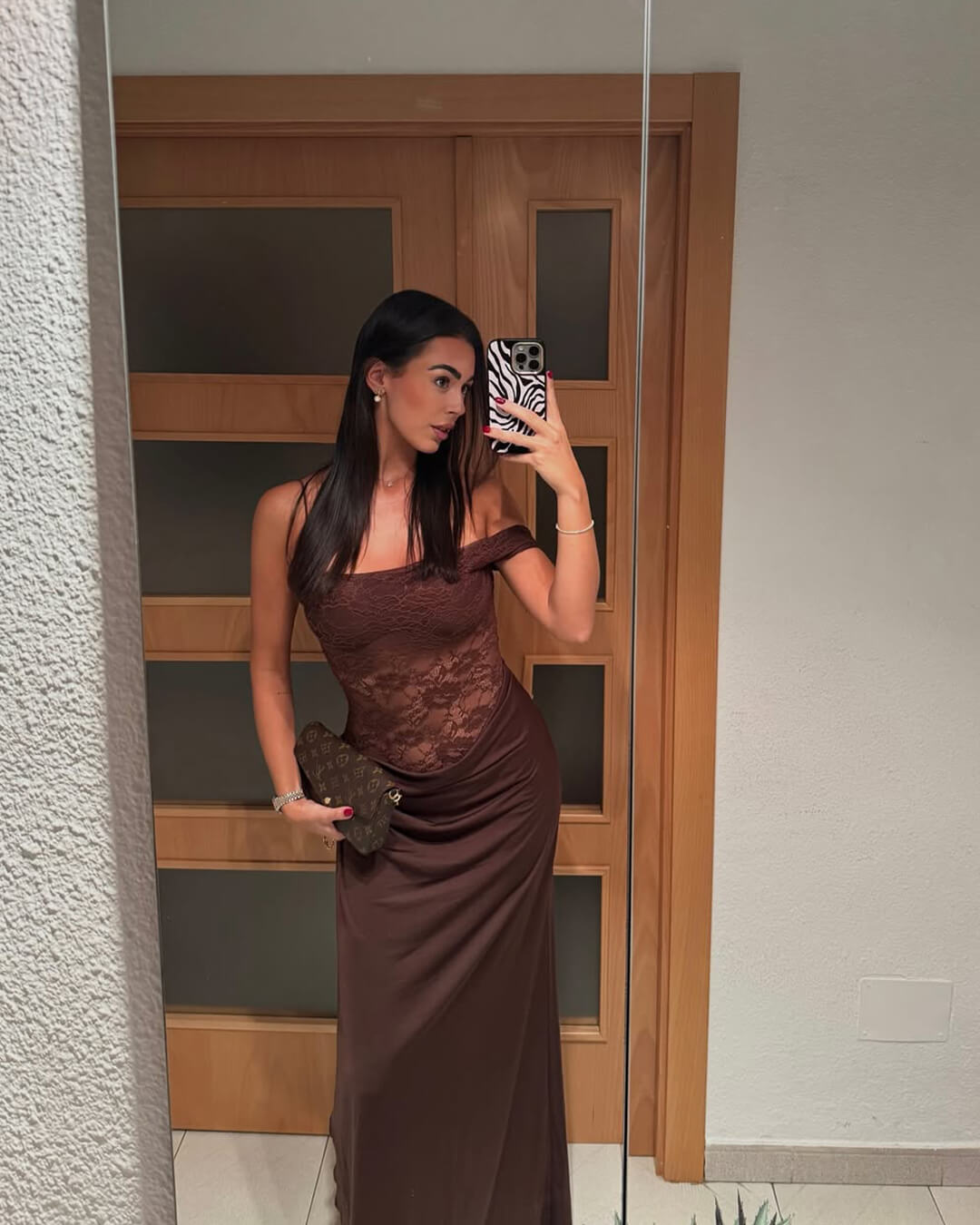 Vestido maxi de renda de um ombro Olga