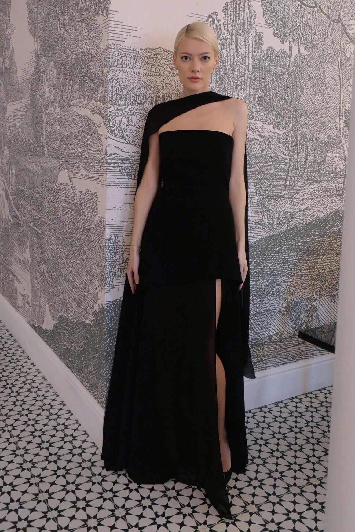 Vestido maxi Ophelia assimétrico e transparente