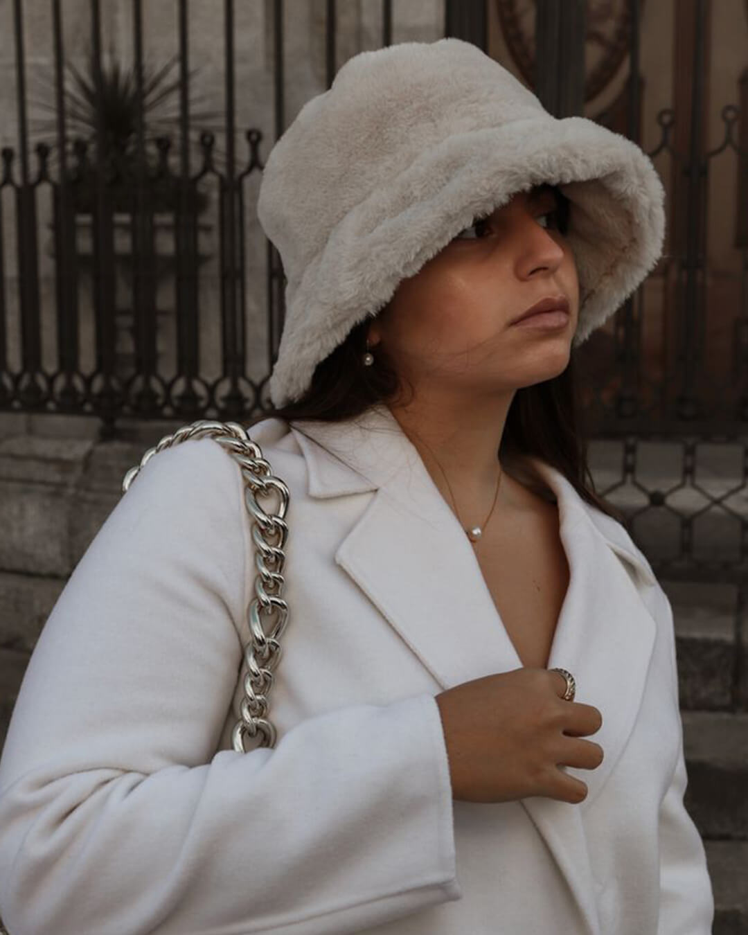 Chapéu bucket felpudo Pauleen