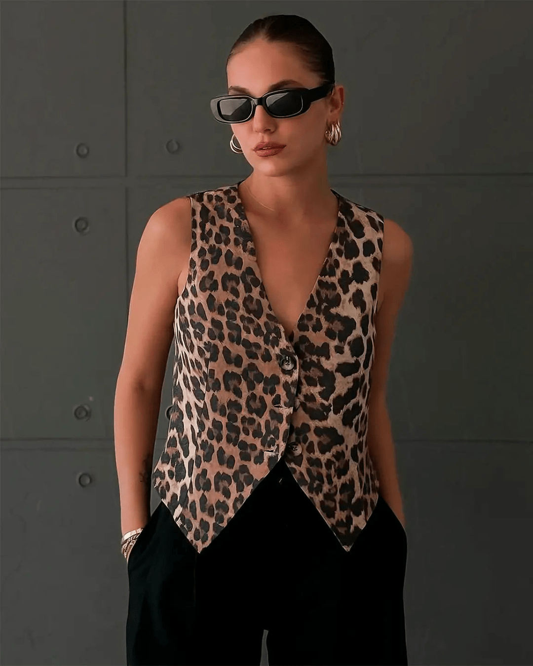 Colete com padrão de leopardo Pilar