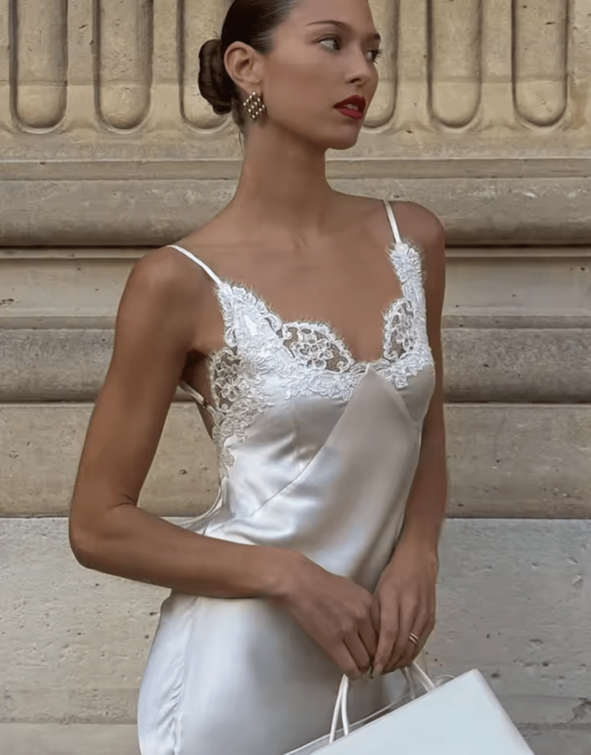 Vestido comprido Piper em cetim com renda