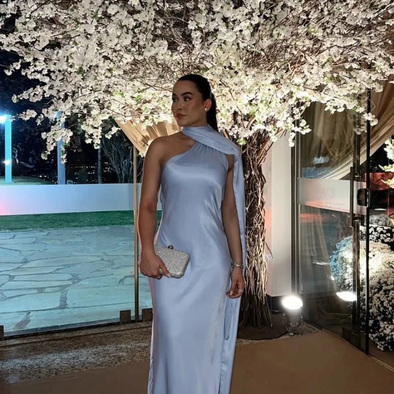 Vestido de noite Raisa em cetim, com laço e costas descobertas