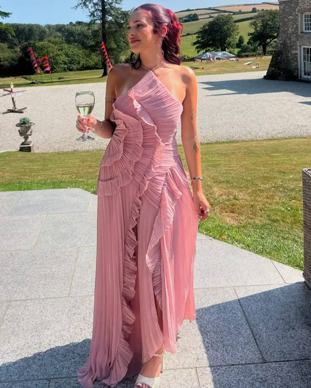Vestido de cerimónia em linha A com decote halter Renata