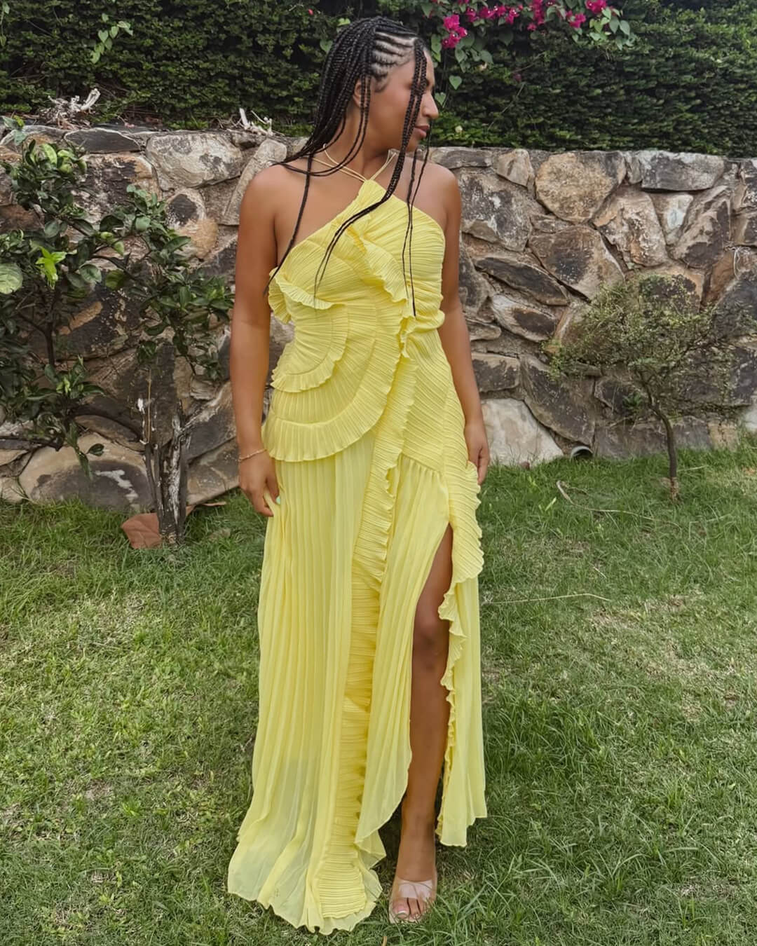 Vestido de cerimónia em linha A com decote halter Renata