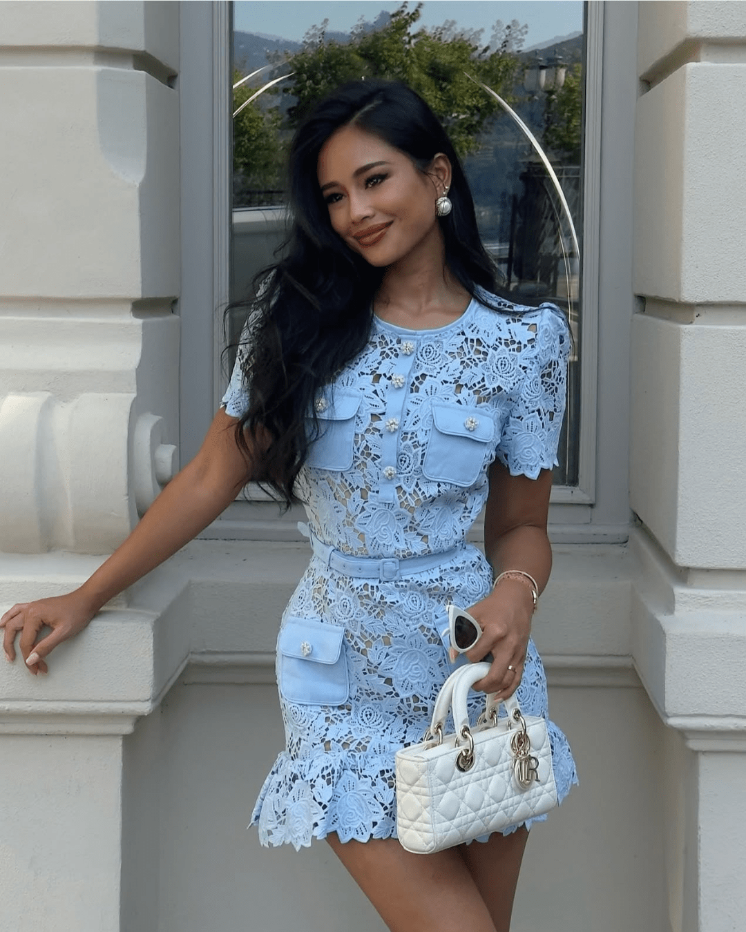 Vestido curto Romy em renda floral