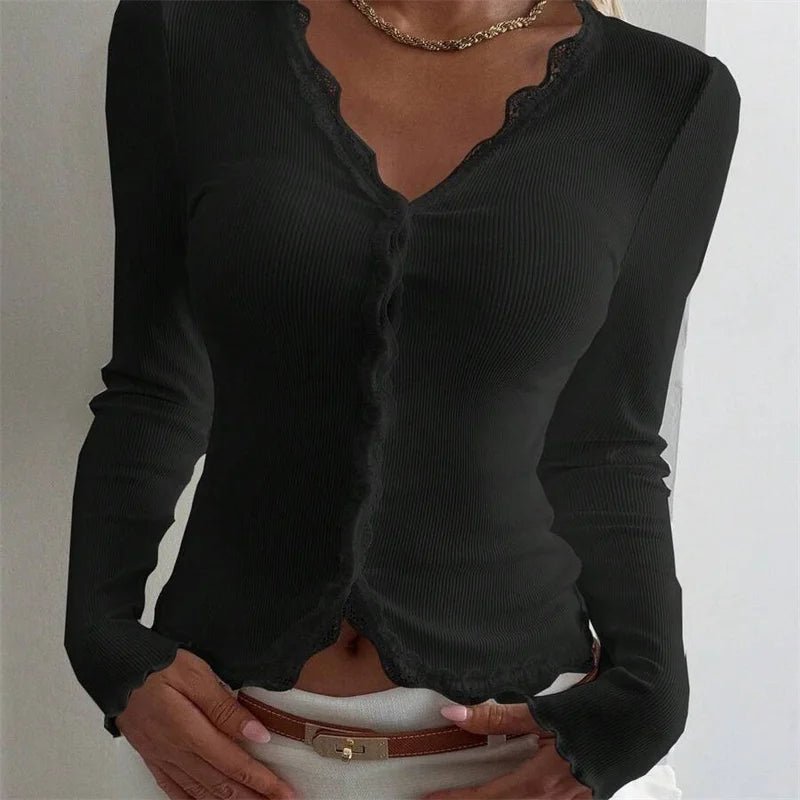 Blusa canelada com acabamento de renda e decote em V Roxana
