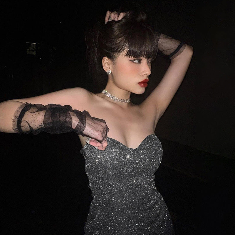 Vestido curto franzido com brilhos Nika