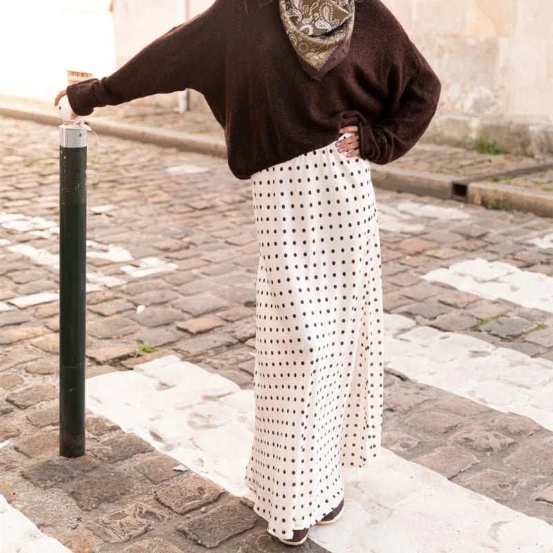 Saia maxi Saoirse com bolinhas e acabamento acetinado