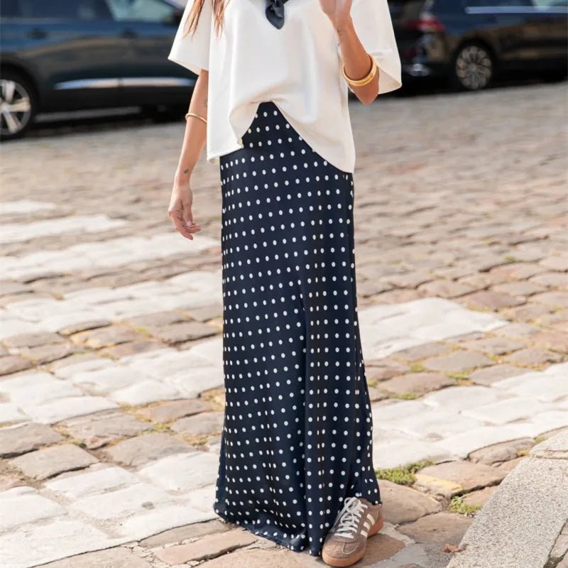 Saia maxi Saoirse com bolinhas e acabamento acetinado
