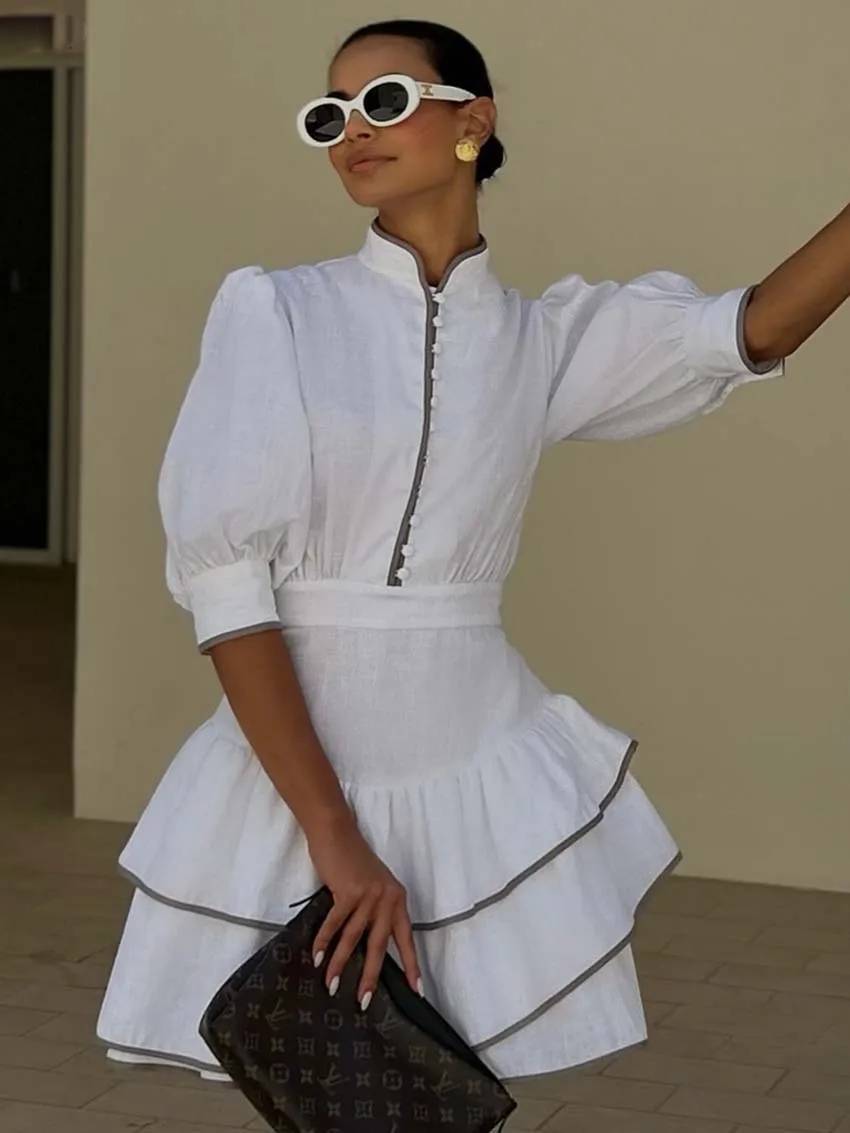 Vestido curto Sara de gola alta, em patchwork