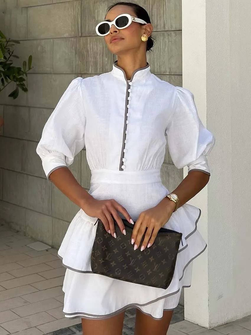 Vestido curto Sara de gola alta, em patchwork