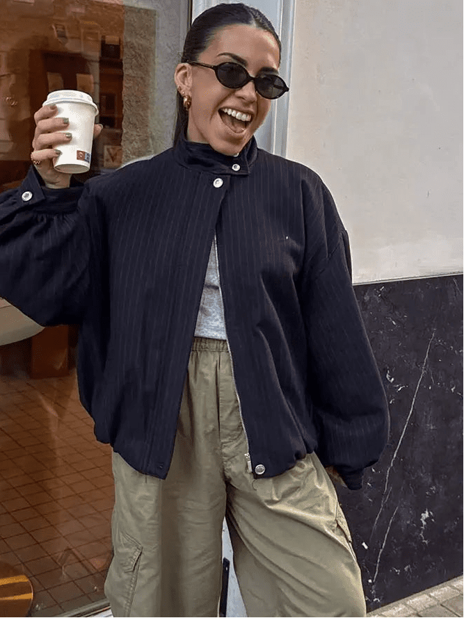 Casaco Saskia às riscas com gola subida