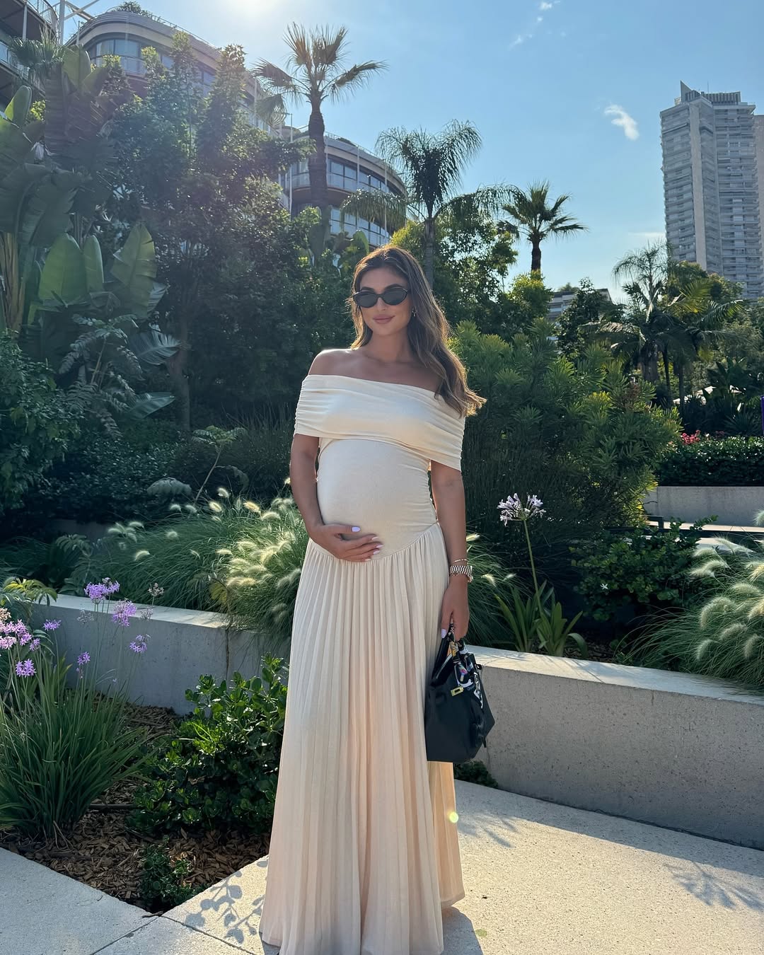 Vestido fluido Serena de ombros descobertos
