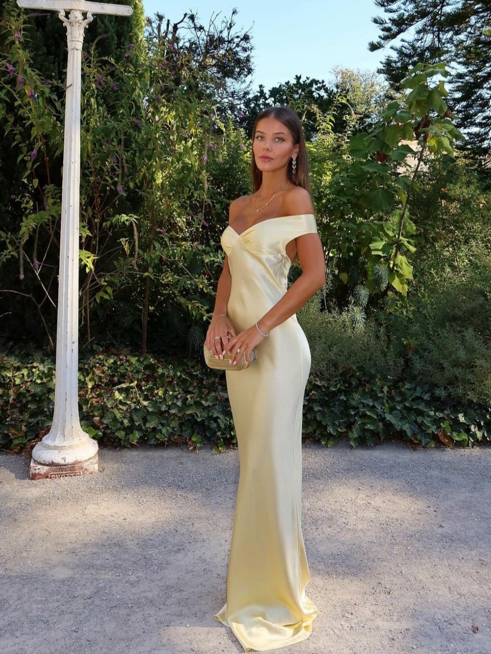 Vestido comprido Serene de cetim com costas descobertas