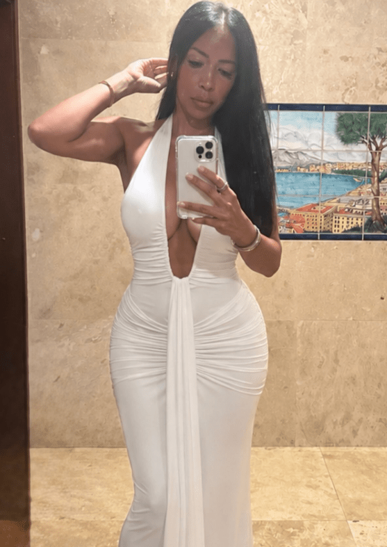 Vestido comprido franzido de decote halter Sienna