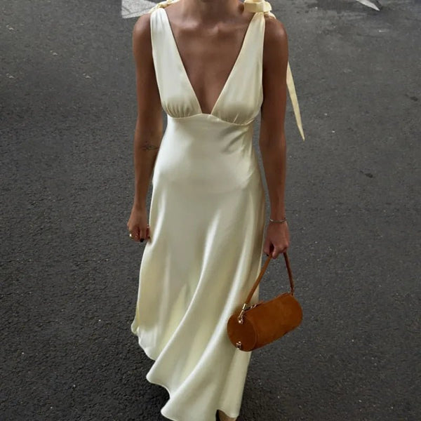 Vestido maxi Sienna em cetim com alças de atar