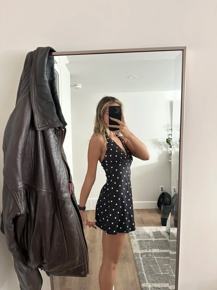 Vestido curto Sofia às bolinhas e sem costas