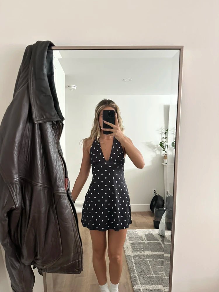 Vestido curto Sofia às bolinhas e sem costas