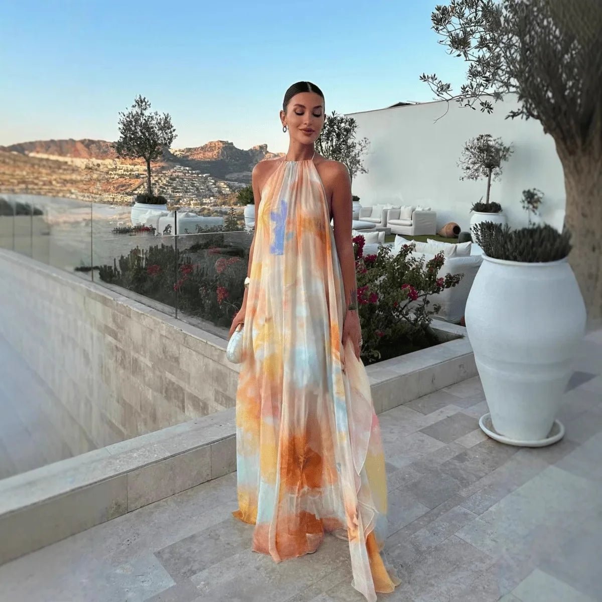 Vestido comprido Sophia com decote halter e atilhos