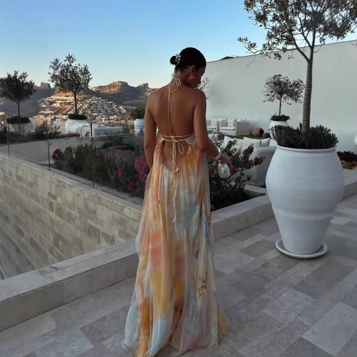 Vestido comprido Sophia com decote halter e atilhos