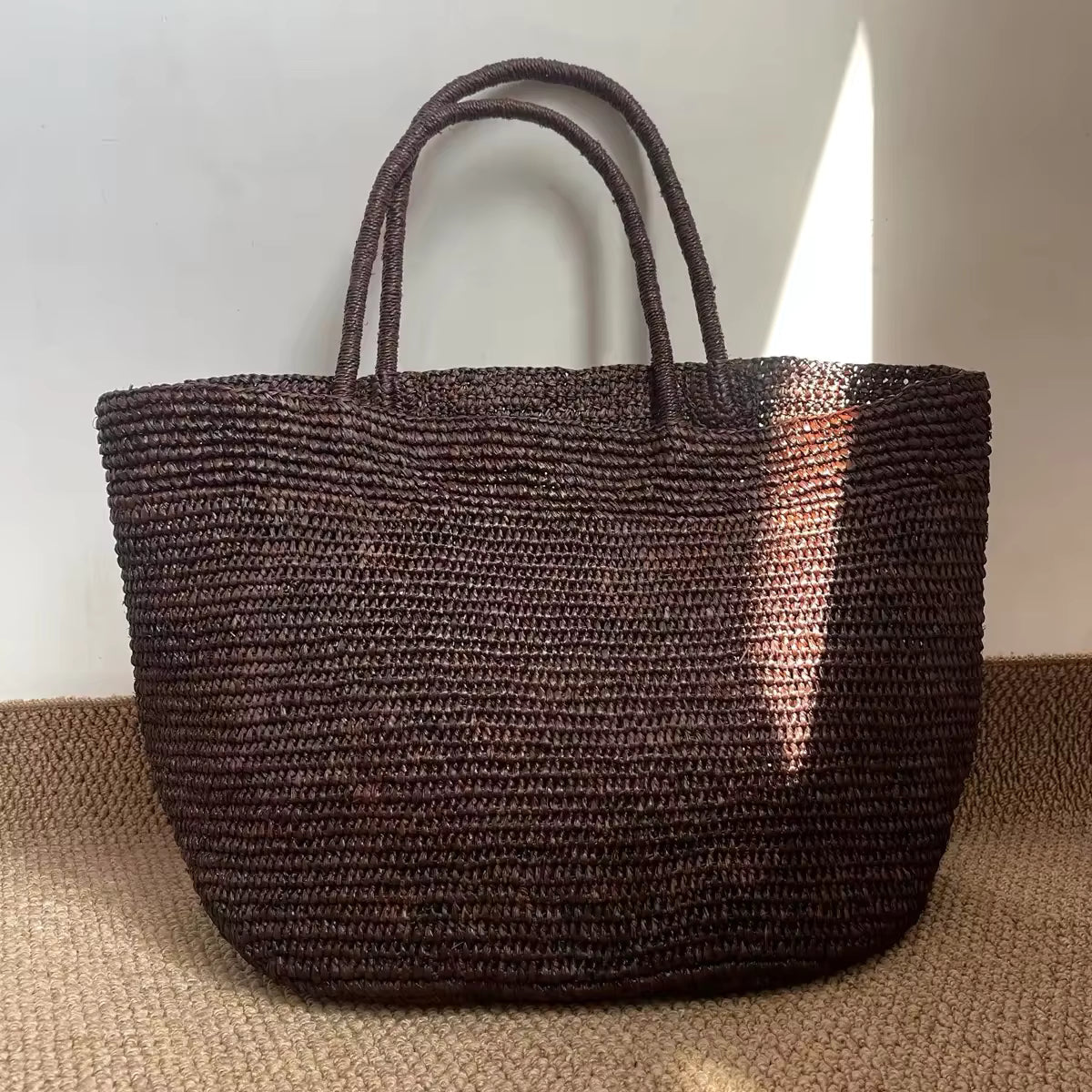Tote de ráfia entrançada à mão Sophia