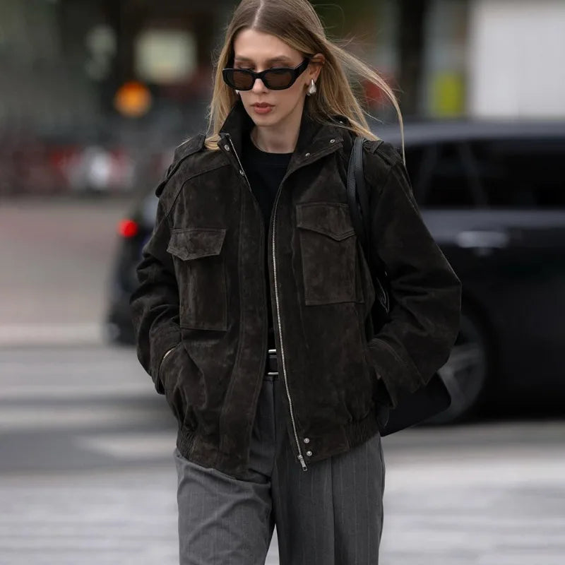Blusão bomber oversized de camurça com gola subida