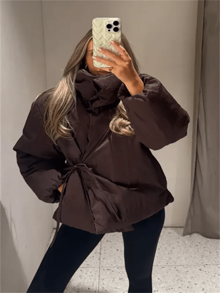 Casaco acolchoado de gola alta com atilhos Suzy
