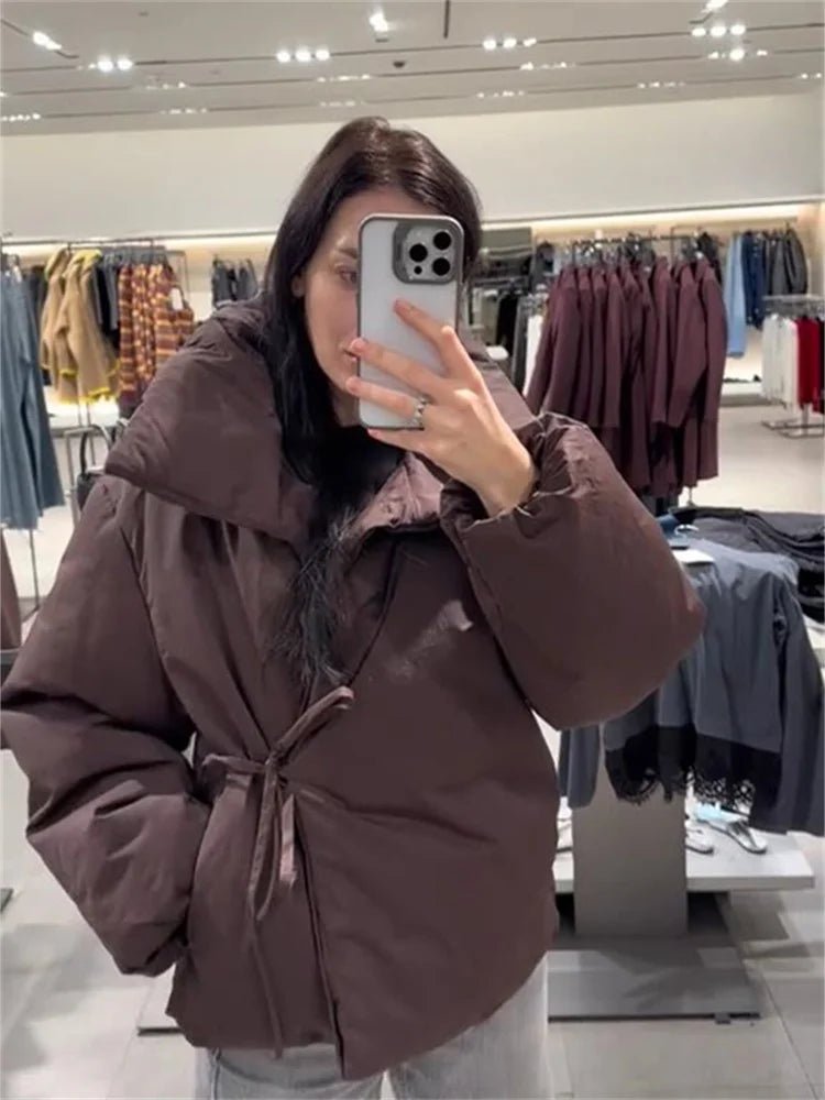 Casaco acolchoado de gola alta com atilhos Suzy