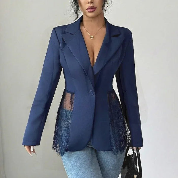 Blazer Taylor cintado com painéis de renda