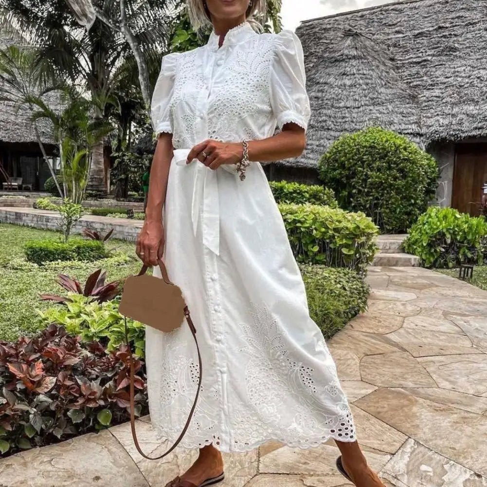 Vestido comprido Theresa de renda bordada com cordões
