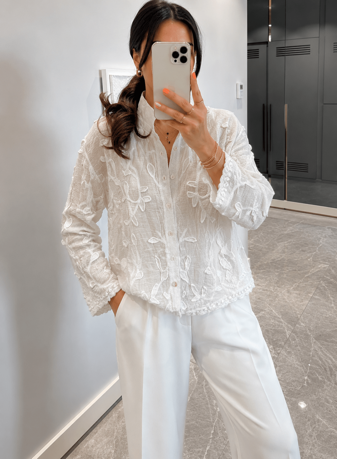 Blusa Tina de manga comprida com bordado