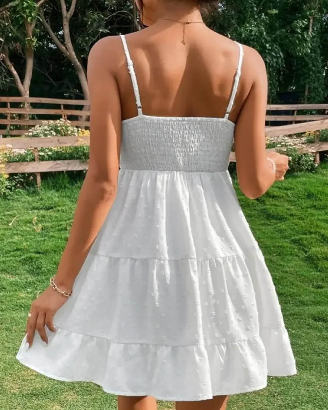 Vestido mini Tracy com folhos em camadas e alças finas