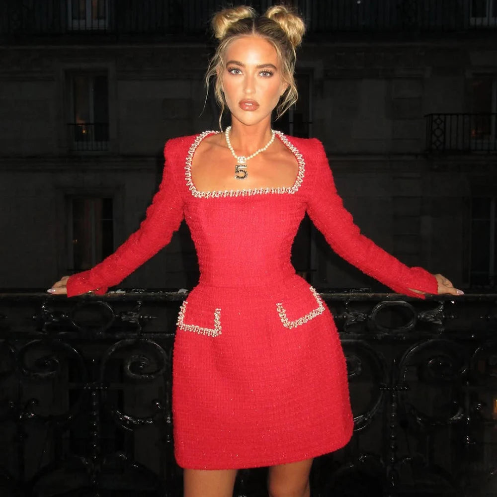 Vestido de tweed com decote quadrado e mangas compridas