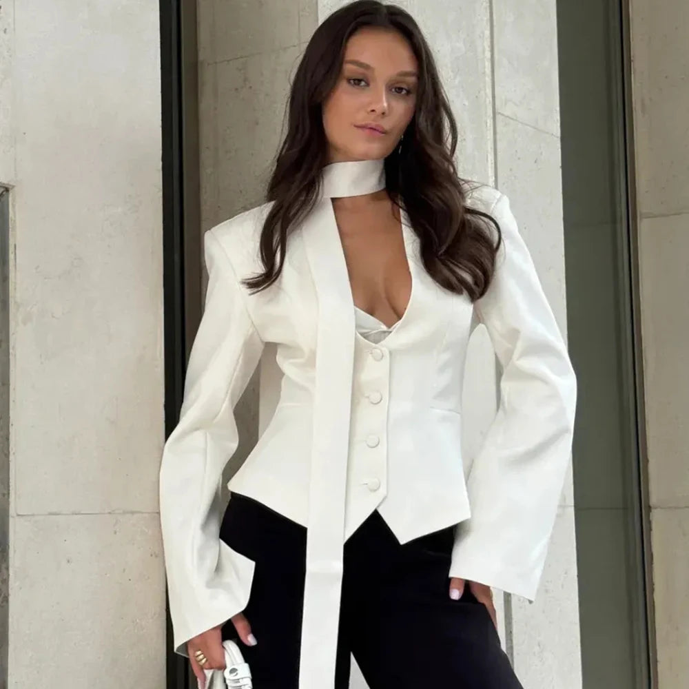 Blazer com laço e decote em V