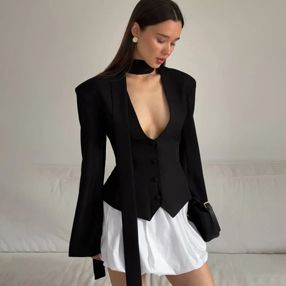 Blazer com laço e decote em V