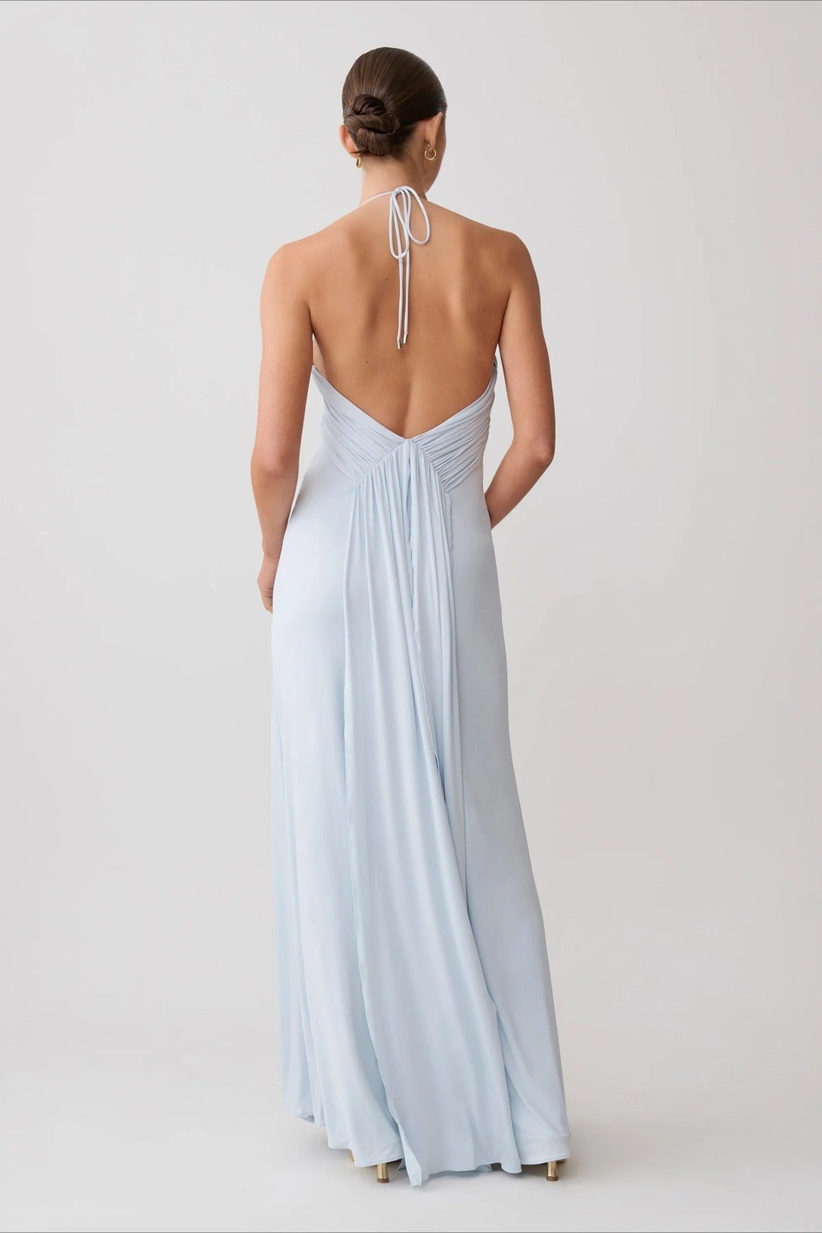 Vestido comprido sereia de decote halter Valentina