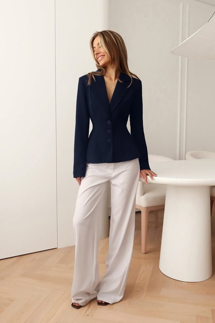 Blazer justo com decote em V e ombros almofadados Valerie