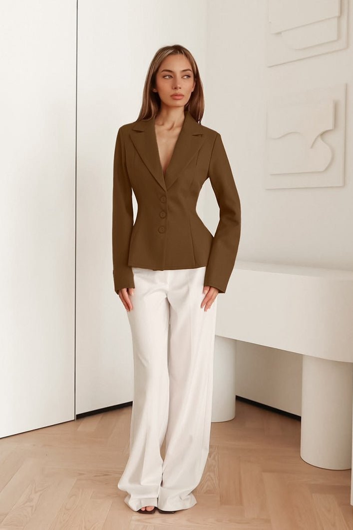 Blazer justo com decote em V e ombros almofadados Valerie