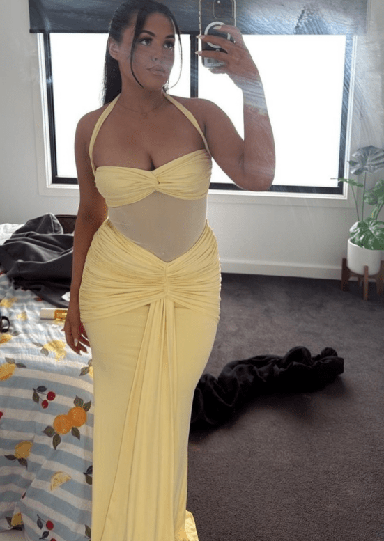Vestido comprido Veracity com decote halter, costas descobertas e franzido