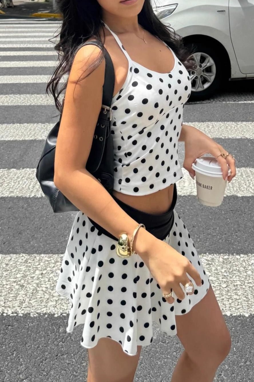 Conjunto cropped Verity com decote halter e padrão às bolinhas