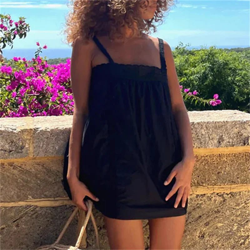 Vestido mini Violet estilo babydoll com acabamento em renda