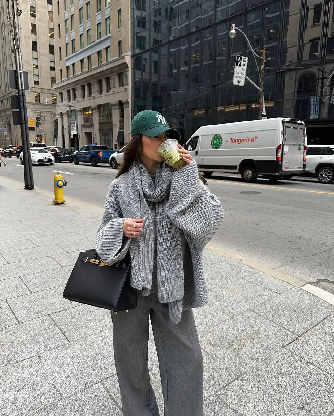Camisola de malha larga Xia com cachecol