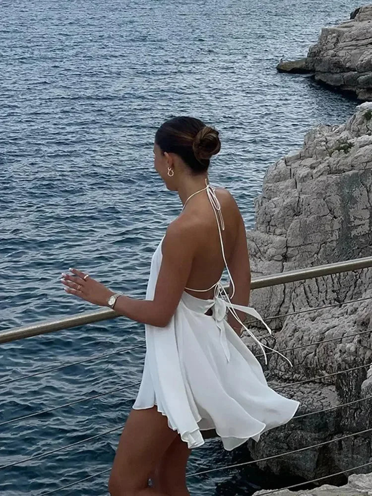 Vestido de verão Zinnia com ombros descobertos e recortes